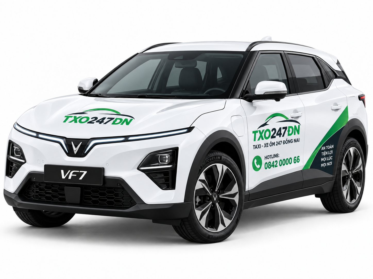 Tìm hiểu dòng xe VinFast VF7 SUV điện 5 chỗ: thiết kế, không gian sử dụng, đặc điểm phương tiện và dịch vụ Taxi Điện VF7 tại TXO247DN